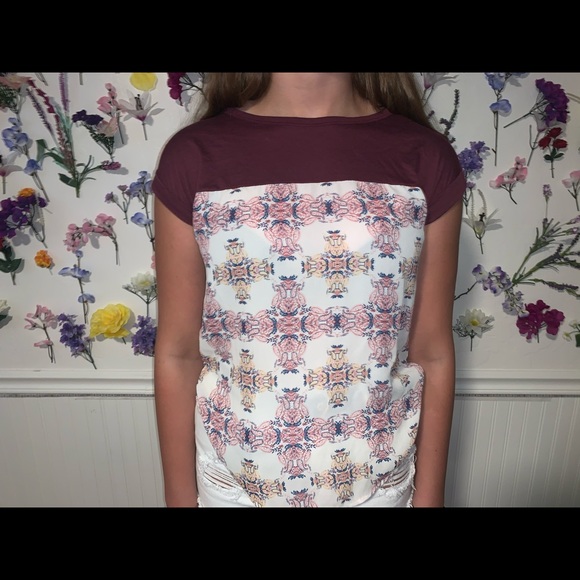 Blouse, top is a T- shirt, bottom blouse - Picture 1 of 2